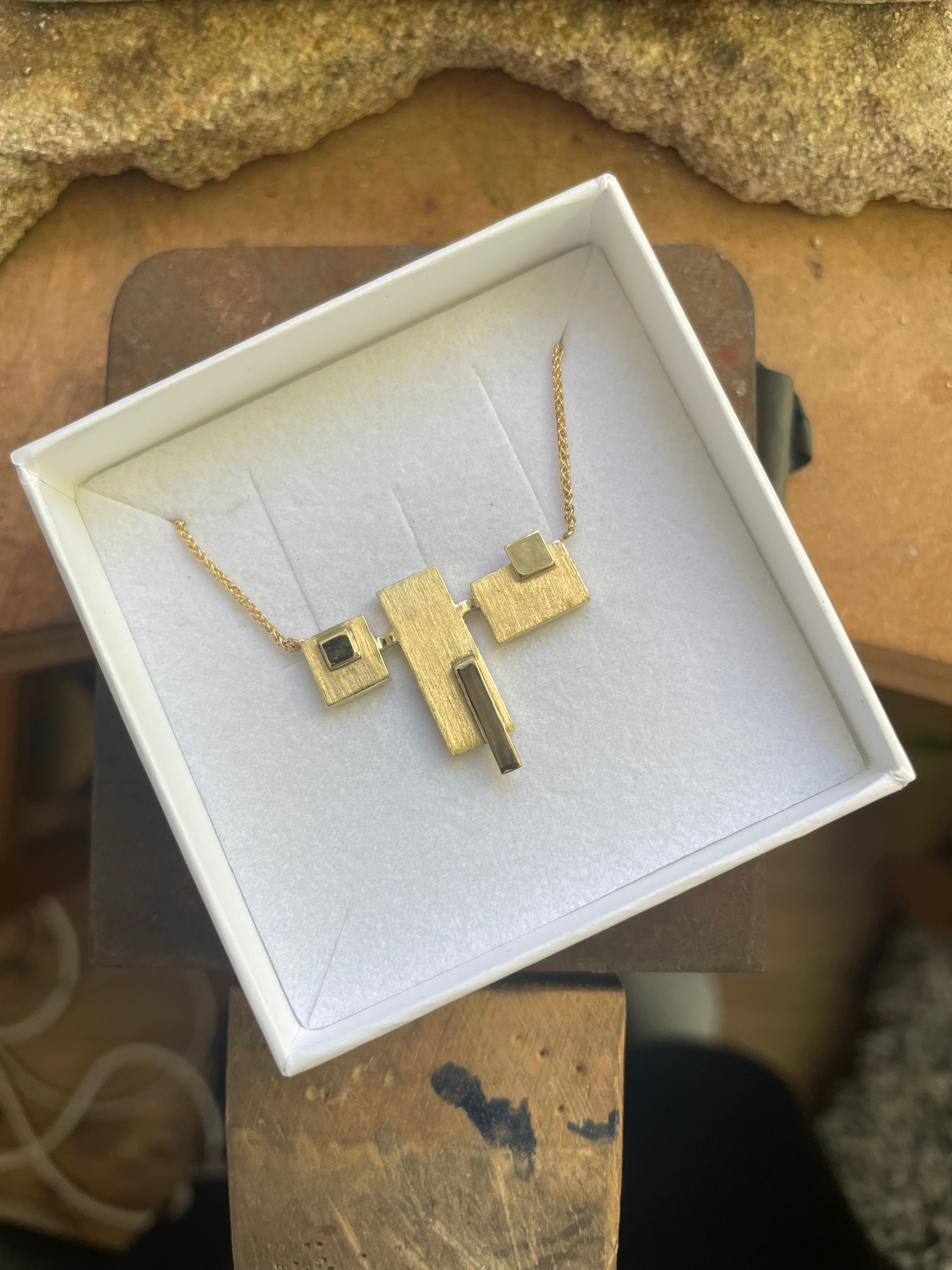 What to Do With Old Gold: A Guide to Jewellery Remodelling